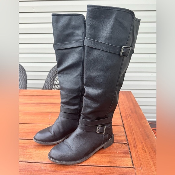 JustFab Flat Boots Ride Around Size 7 Wide Width - Picture 14 of 16